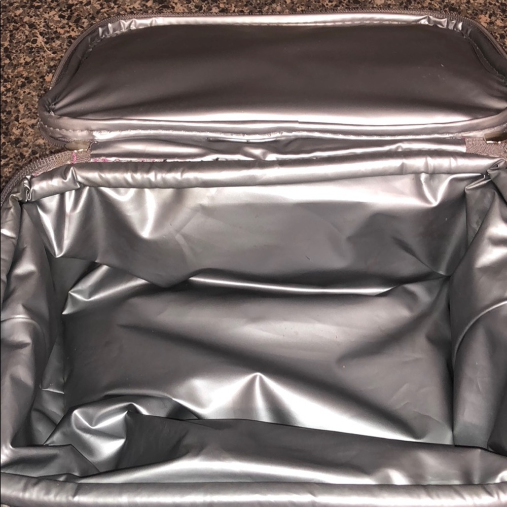 Small Embark cooler - Picture 2 of 2